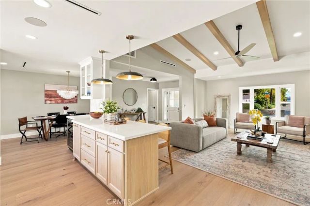 226 Santa Isabel Ave, Costa Mesa, CA 92627
