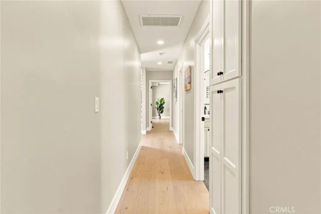 226 Santa Isabel Ave, Costa Mesa, CA 92627