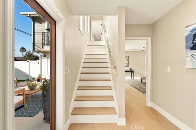 226 Santa Isabel Ave, Costa Mesa, CA 92627