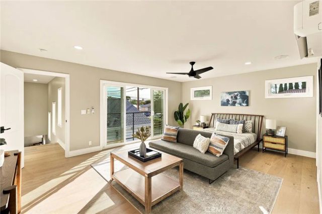 226 Santa Isabel Ave, Costa Mesa, CA 92627
