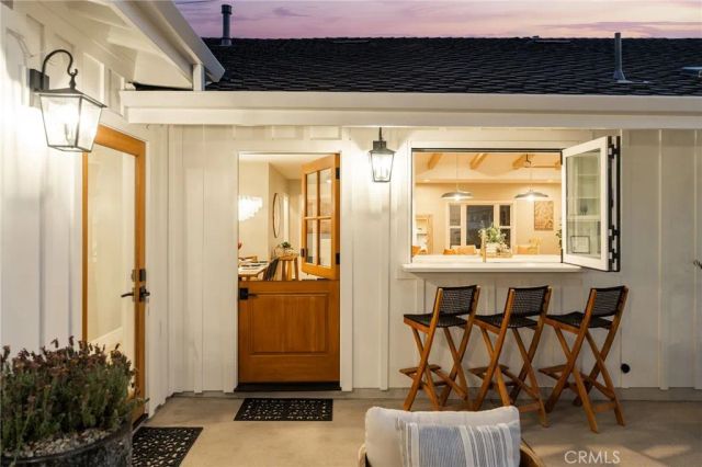 226 Santa Isabel Ave, Costa Mesa, CA 92627
