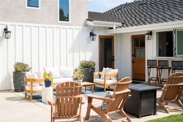 226 Santa Isabel Ave, Costa Mesa, CA 92627
