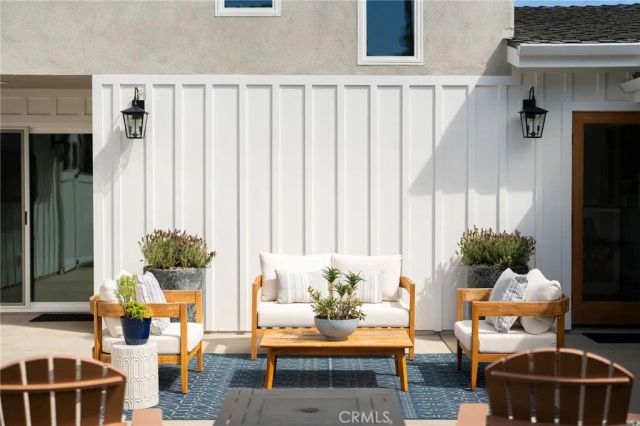226 Santa Isabel Ave, Costa Mesa, CA 92627