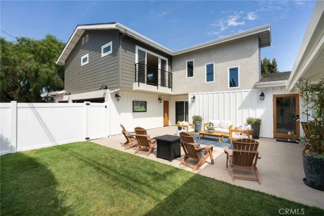 226 Santa Isabel Ave, Costa Mesa, CA 92627