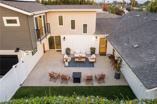 226 Santa Isabel Ave, Costa Mesa, CA 92627