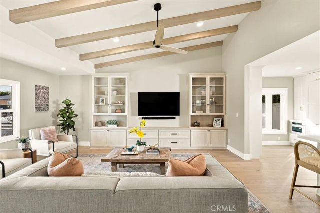 226 Santa Isabel Ave, Costa Mesa, CA 92627