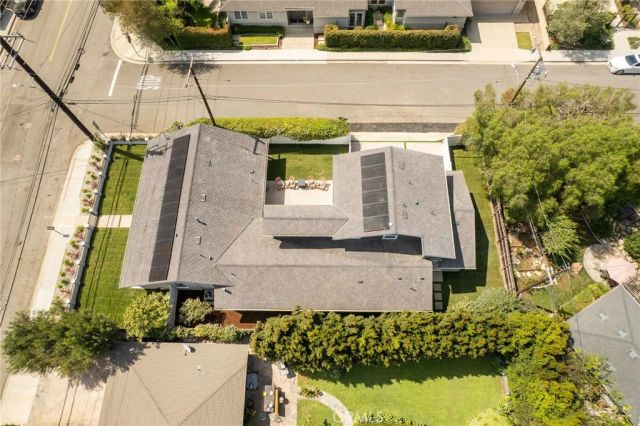 226 Santa Isabel Ave, Costa Mesa, CA 92627