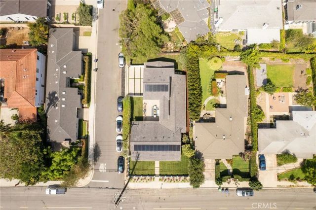 226 Santa Isabel Ave, Costa Mesa, CA 92627