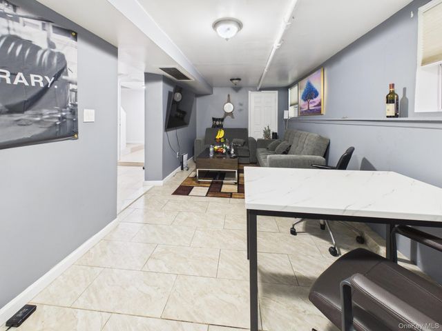 2858 E 197th Street, Bronx, NY 10461