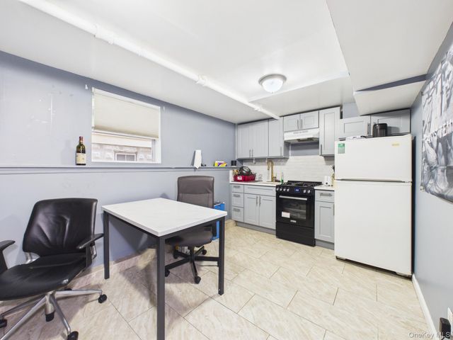 2858 E 197th Street, Bronx, NY 10461