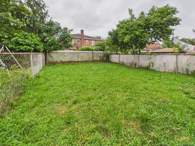 2858 E 197th Street, Bronx, NY 10461