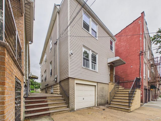 2858 E 197th Street, Bronx, NY 10461