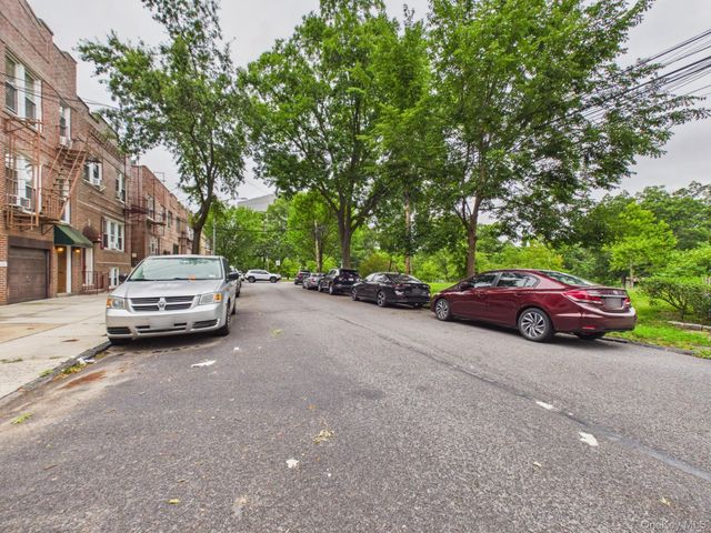 2858 E 197th Street, Bronx, NY 10461