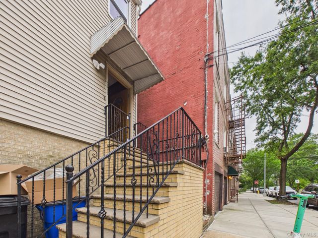 2858 E 197th Street, Bronx, NY 10461