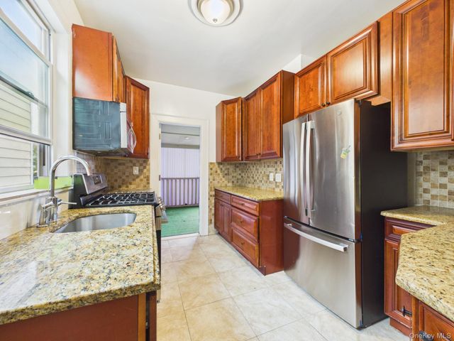 2858 E 197th Street, Bronx, NY 10461