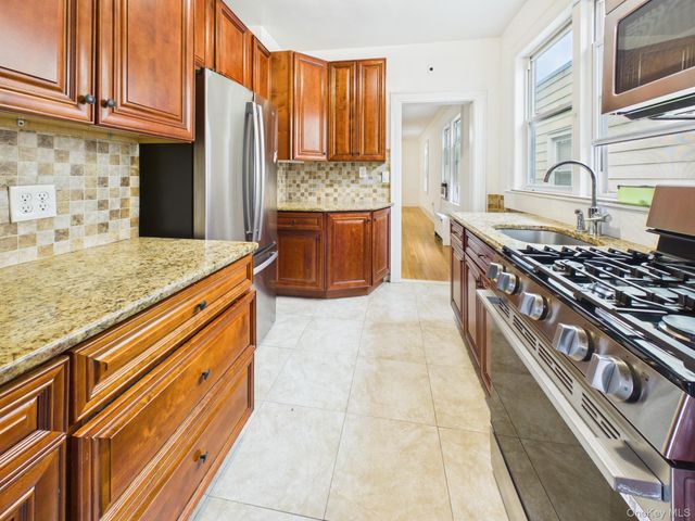 2858 E 197th Street, Bronx, NY 10461