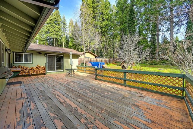 2917 Shadow Ln, Pollock Pines, CA 95726