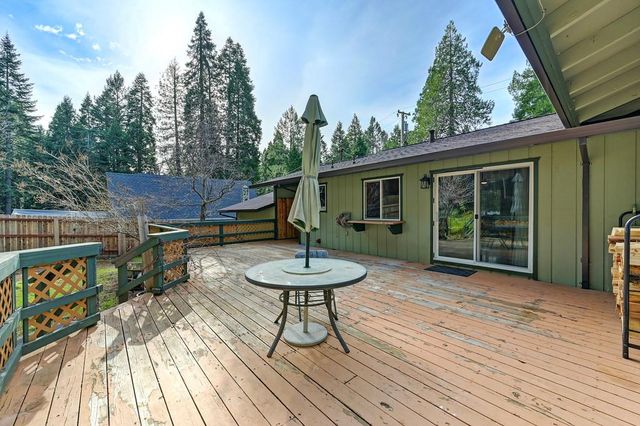 2917 Shadow Ln, Pollock Pines, CA 95726