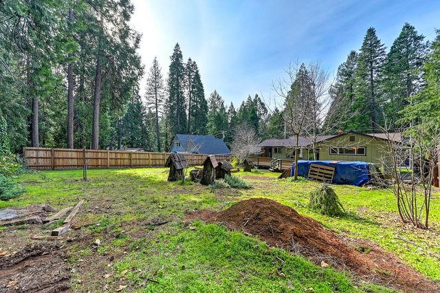 2917 Shadow Ln, Pollock Pines, CA 95726