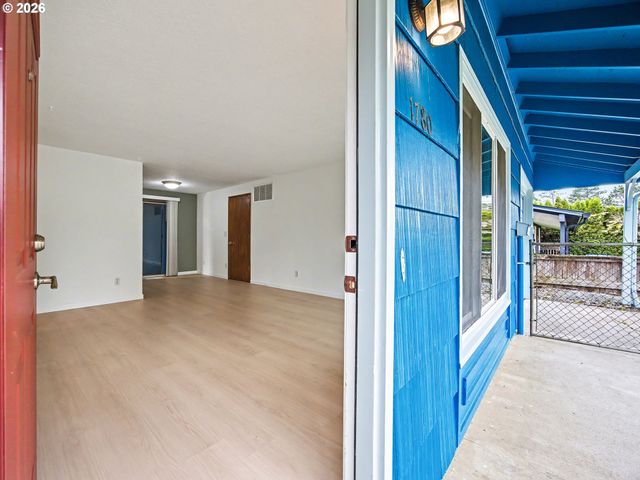 1780 Se 2ND Pl, Gresham, OR 97080