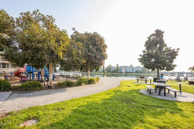 2425 S Norfolk Street 204, San Mateo, CA 94403