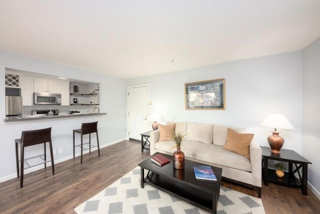 2425 S Norfolk Street 204, San Mateo, CA 94403