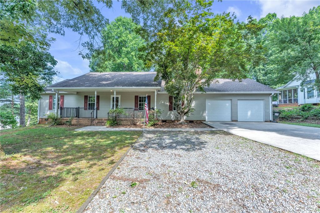 109 Georges Knoll, Easley, SC 29640
