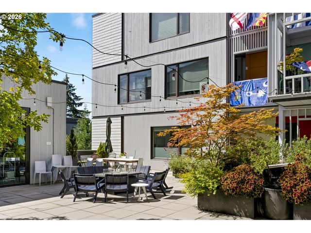 4262 Se Belmont St 201, Portland, OR 97215