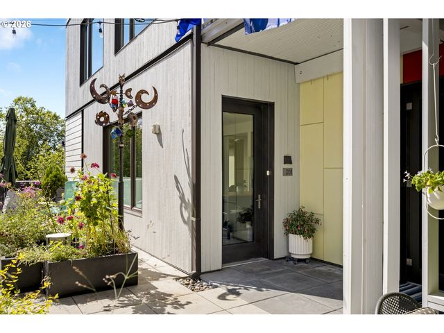 4262 Se Belmont St 201, Portland, OR 97215