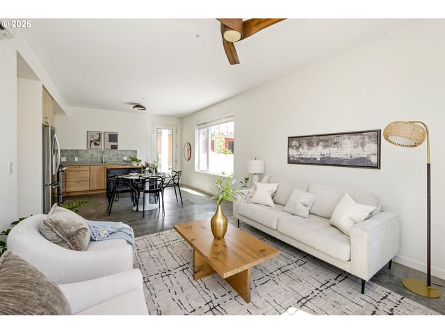 4262 Se Belmont St 201, Portland, OR 97215