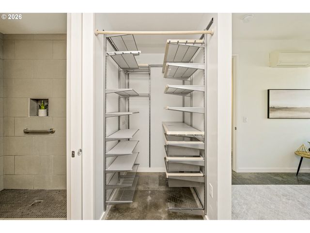 4262 Se Belmont St 201, Portland, OR 97215