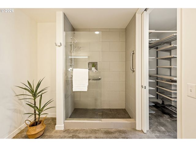 4262 Se Belmont St 201, Portland, OR 97215