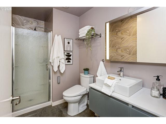 4262 Se Belmont St 201, Portland, OR 97215