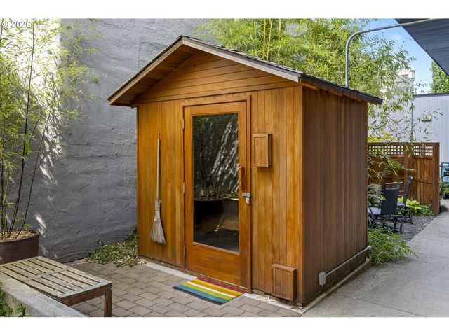 4262 Se Belmont St 201, Portland, OR 97215