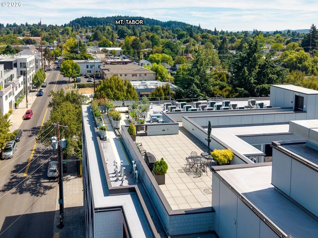 4262 Se Belmont St 201, Portland, OR 97215