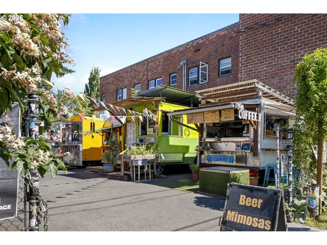 4262 Se Belmont St 201, Portland, OR 97215