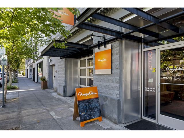 4262 Se Belmont St 201, Portland, OR 97215