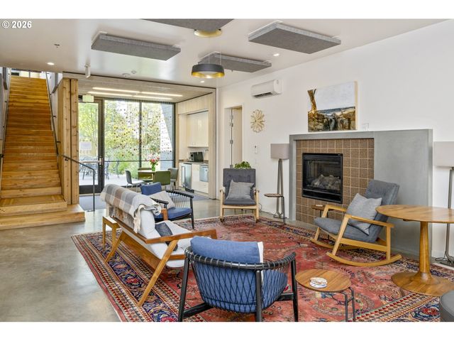 4262 Se Belmont St 201, Portland, OR 97215