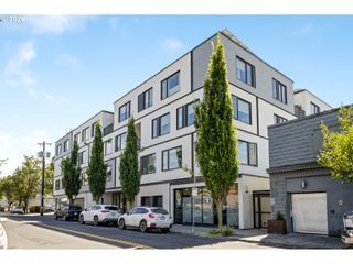 4262 Se Belmont St 201, Portland, OR 97215