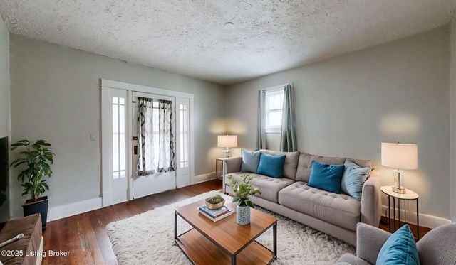 1034 Dixon Ave, Louisville, KY 40217