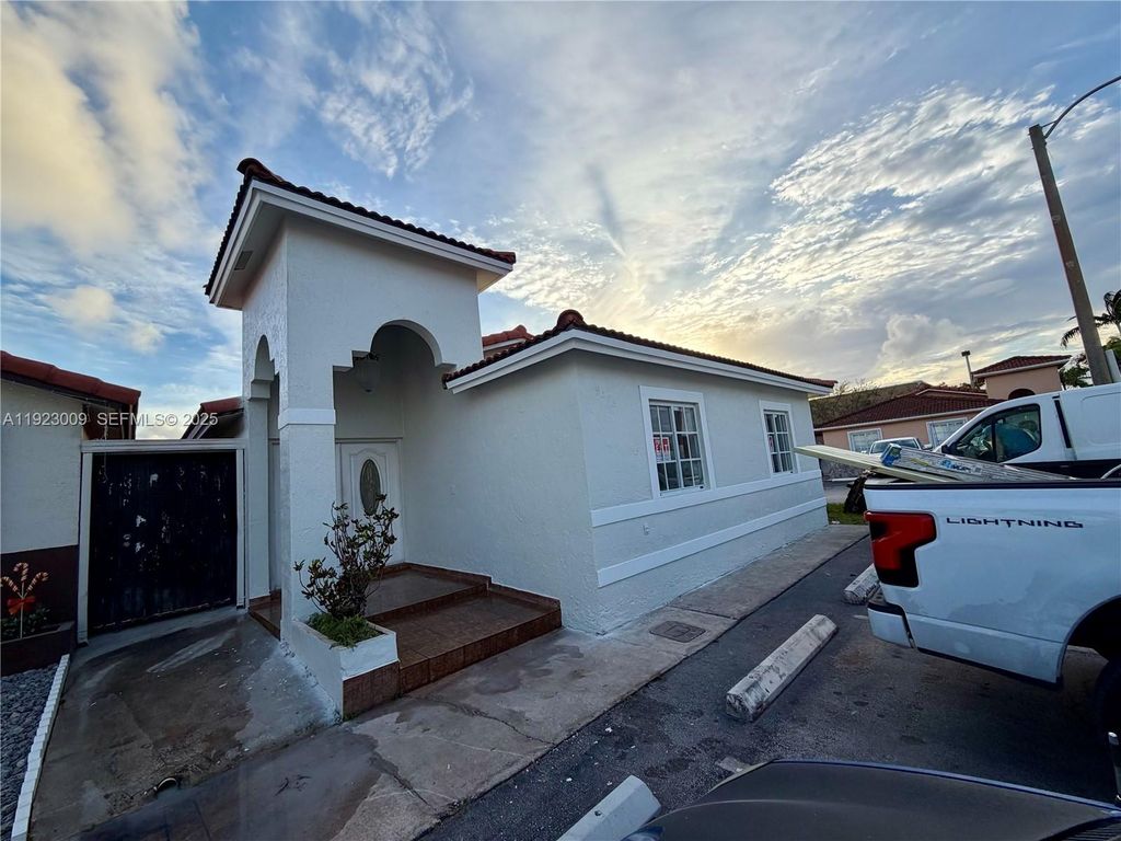 9378 NW 121st St 125, Hialeah Gardens, FL 33018