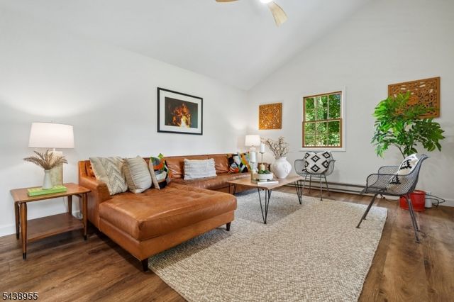 20 Euclid Pl, Montclair Twp., NJ 07042