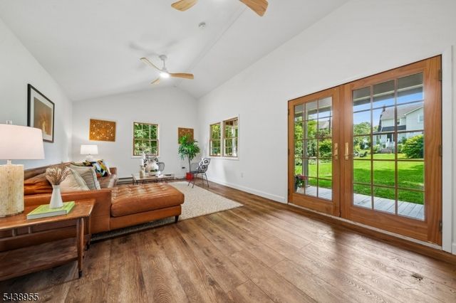 20 Euclid Pl, Montclair Twp., NJ 07042