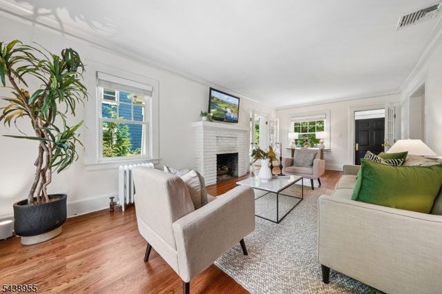 20 Euclid Pl, Montclair Twp., NJ 07042
