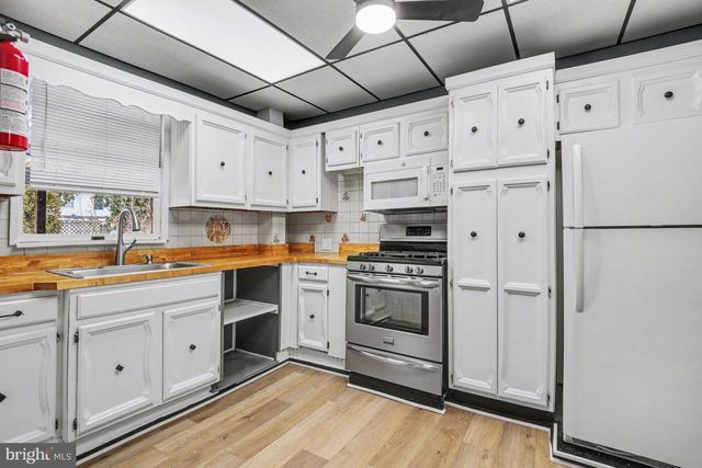 321 E WEIDMAN ST, Lebanon, PA 17046