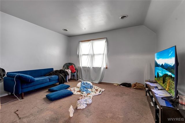 62 Pine Ridge Road, Cheektowaga, NY 14211