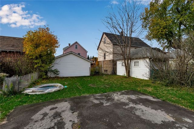 62 Pine Ridge Road, Cheektowaga, NY 14211