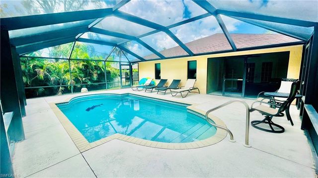 552 97th AVE N, Naples, FL 34108