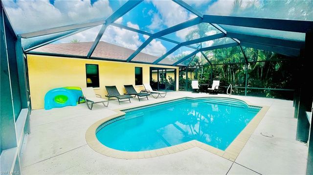 552 97th AVE N, Naples, FL 34108