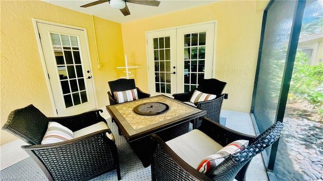 552 97th AVE N, Naples, FL 34108